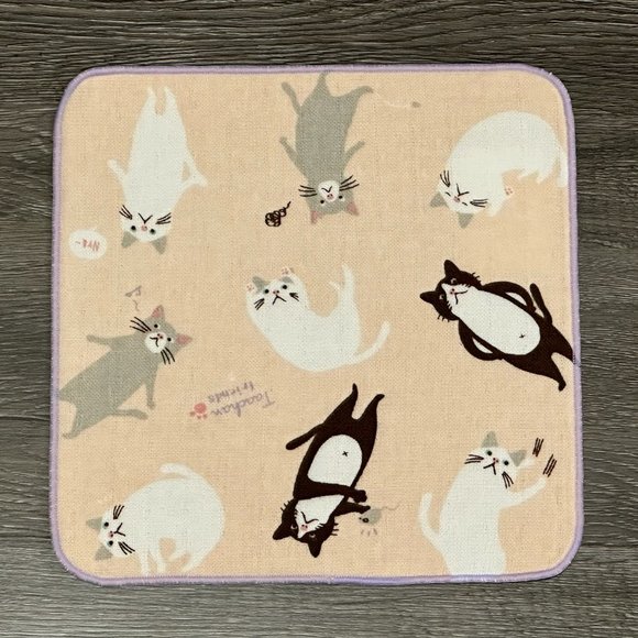 Kitten Cat Loves Move Japanese Handkerchief ❘ Hand Towel ❘ Face Towel (Pink) - Picture 1 of 5